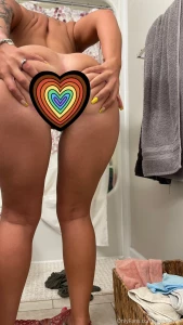 Wanna see the full pic send a tip part 3