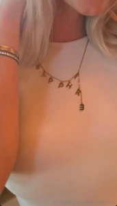 Vacation hair the humidity makes my hair crazyyyy