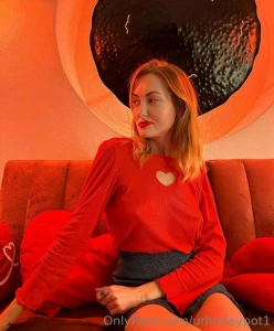 I don t want to wear a bra my nipples should always be free part 1