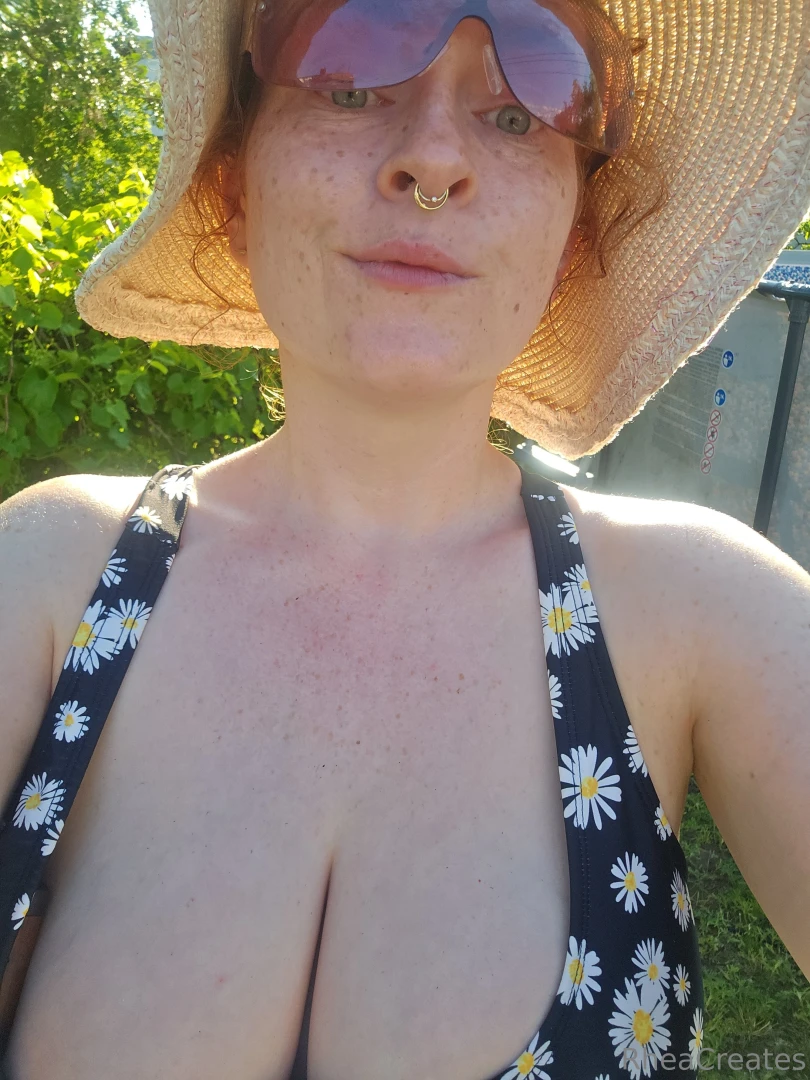 Yesterday i helped fill a pool i m absolutely slathered in sunscreen 