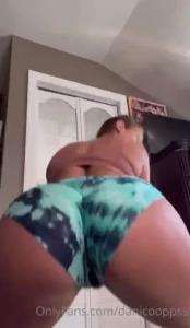 New ass clapping video and squat video both videos in ur inbox