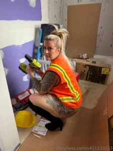 I just sent some spicy lingerie and nude construction mama worker