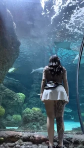 Wanna hold hands at the aquarium amp point at fishies