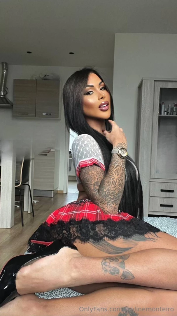 Hello dear i m a brazilian transex super endowed with tanned skin and part 33 