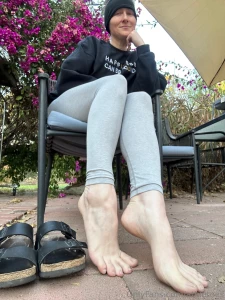 It s a little chilly but the bricks feel nice part 1