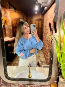 An ordinary photo in the most ordinary cafe but even the most ordinary