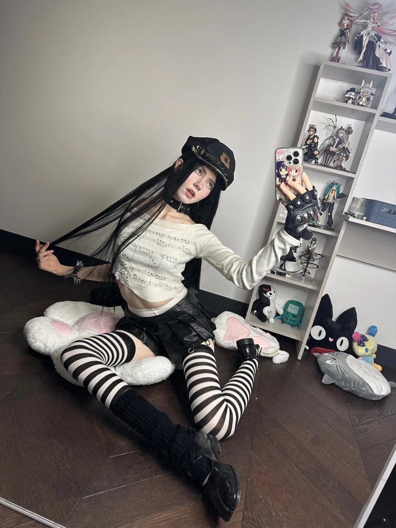 Hehe y like my outfits 