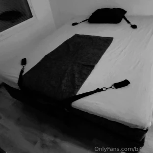 I made my bed ready for squirting submissive slut she has been very