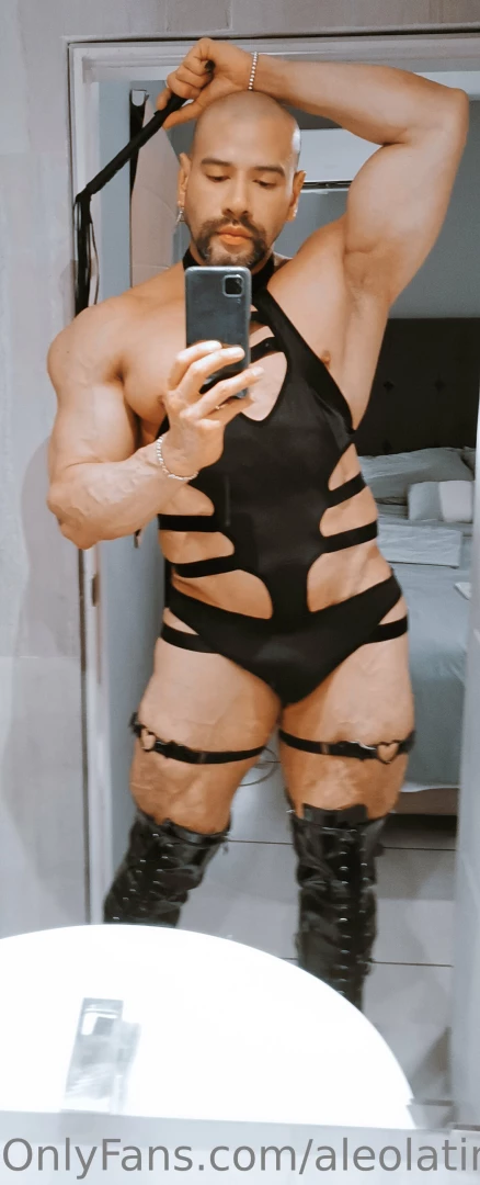 Do you like the black one tip and comment ty 