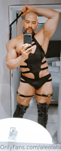 Do you like the black one tip and comment ty