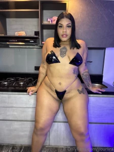 Does my sparkle burn your eyes tonight