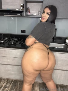 Flaunting my curves and loving every inch