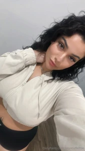 Do you like my curly hair more than straight babe