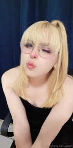 Un poquito m s de axilas en el video se ver n m s uwu