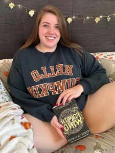 Maybe i m wearing panties maybe i m not part 1