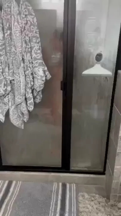 Someone call 9-1-1 shorty s getting cummed on in the bathroooom part 1 