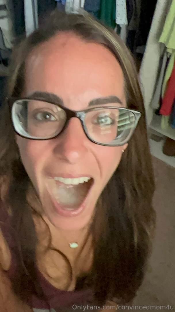 Sorry guys can t talk right now i ve got a mouth full check back later 