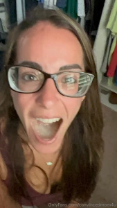 Sorry guys can t talk right now i ve got a mouth full check back later