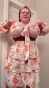 What do we think about this dress you want to take me on a picnic in