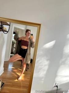 Hey cutiessss hope you re having a good monday and you were able to