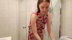 Extra video is 4min long amp costs 6 check ur messages to pay and