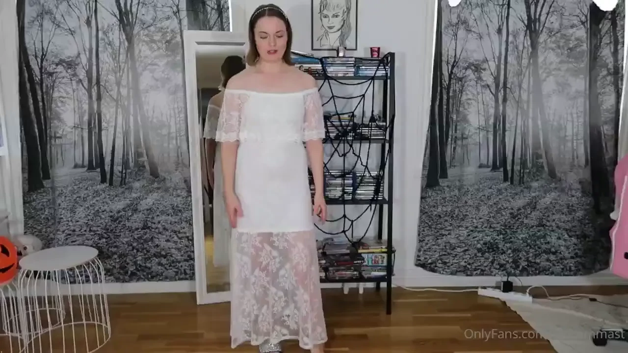 Extra video is 18min long amp costs 18 lt 3 check ur messages to pay 