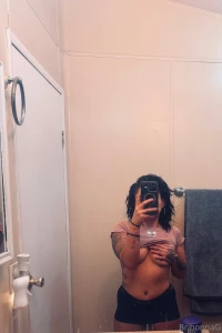 I don t wanna get ready for work i ll be daydreaming of pillows made