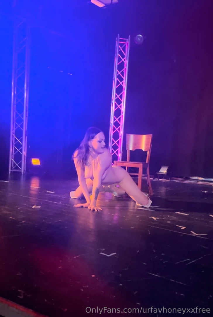 Mun fullnude esiintymisten koko videot tulee n kyviin t nne gt 