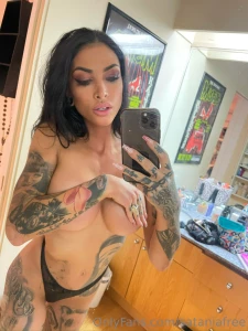 Bored horny send me a dick pic