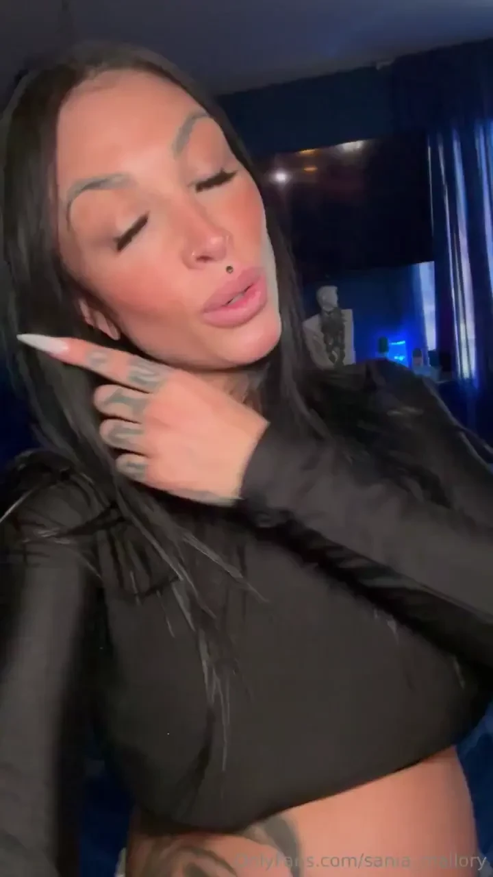 Hi babe are you gonna watch my live tonight at 8 30 pm pst its free to 