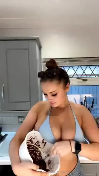 Guess what i m baking 