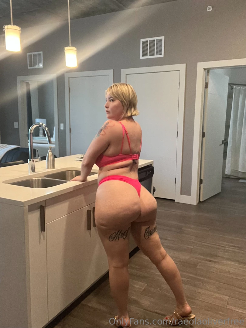 My cooking isn t the only thing that s hot in this kitchen 