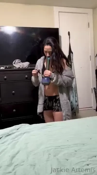 Night-time zoomies - bong rips amp nip slips - t 