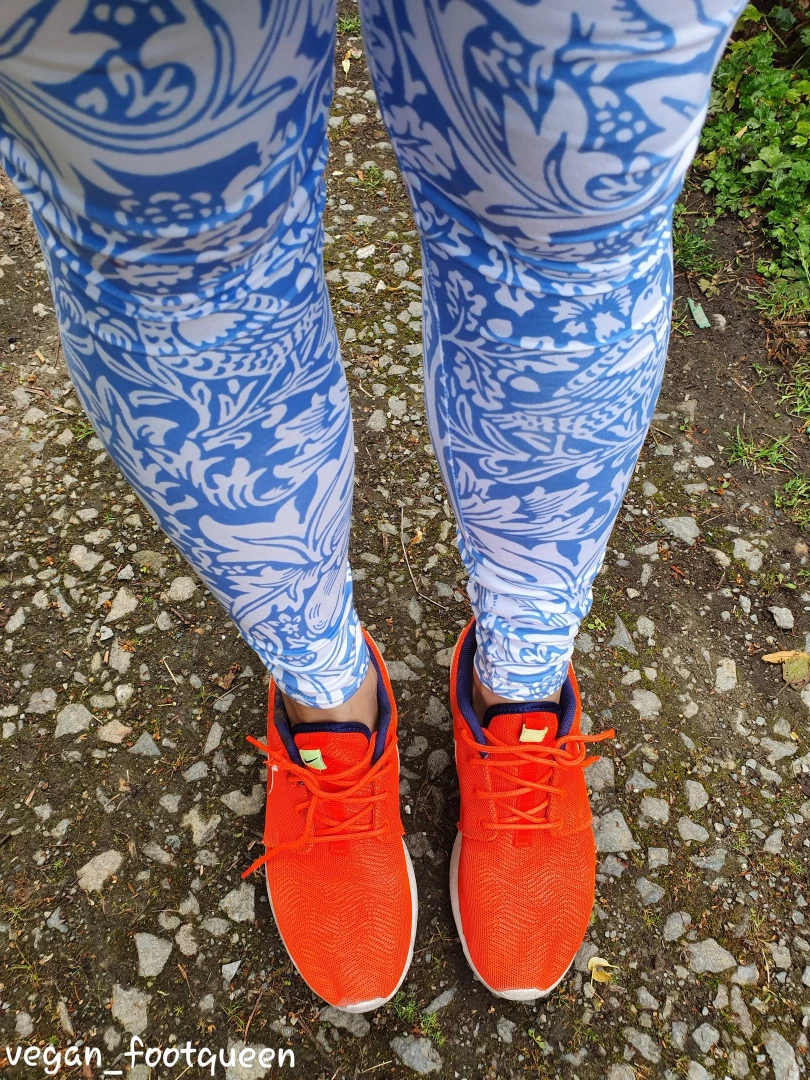 Morning boys my feet are hot and sweaty who s gonna cool them down part 3 