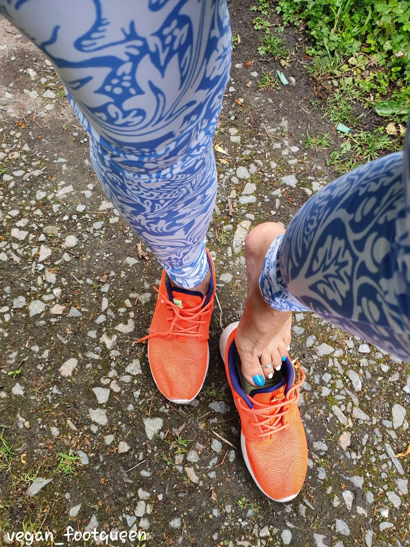 Morning boys my feet are hot and sweaty who s gonna cool them down part 4 