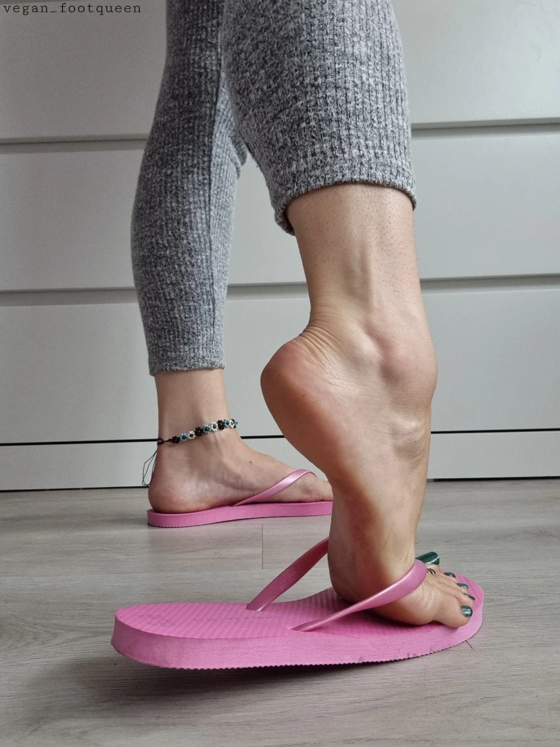 Good morning should we start the day with some toe sucking part 2 