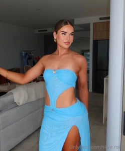 Do you think blue looks good on me part 1