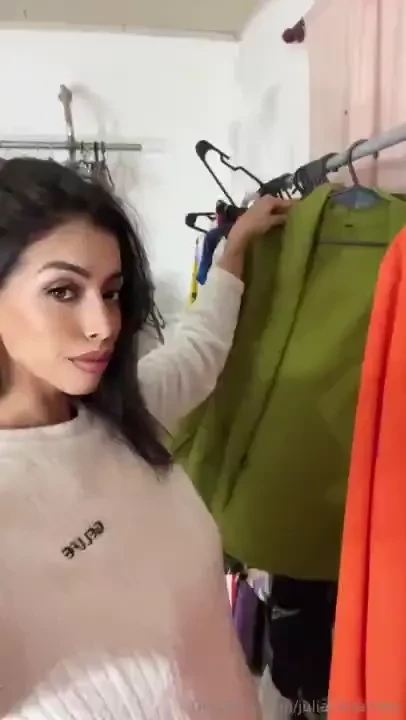 Which outfit should i rock today 