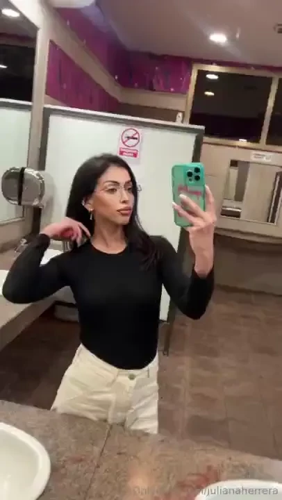 Staying chic in my cozy outfit 
