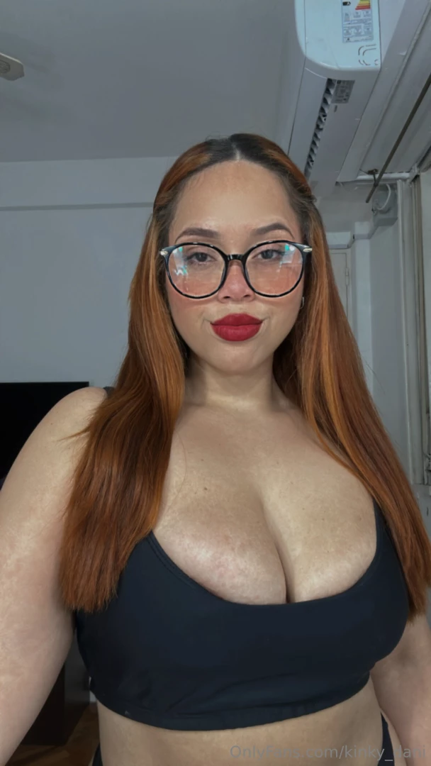 Thick juicy thighs round ass pretty face all the things that make you part 10 