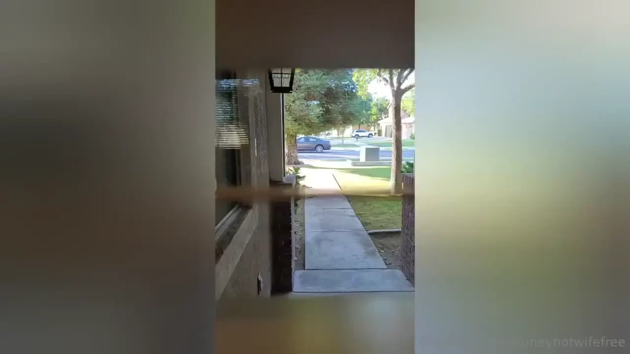 I sucked this new guys dick in his car - fully cheating on my husband 