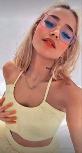Zoeruizz take a good look at this sexy body wanna see a little more part 225