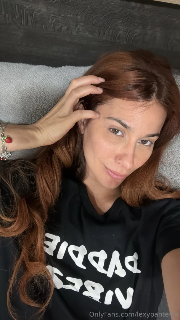 Just chillin waiting for you to see what i sent you 