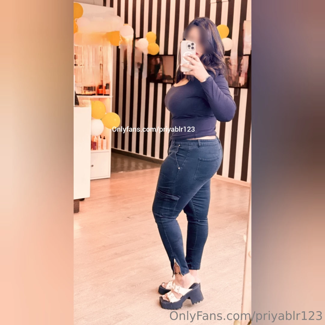 Here is a pic from last evening from my beauty parlour as ur slutty 