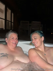 Hot tub w libbiehiggins amp thebethfranks
