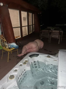 Hot tub w libbiehiggins amp thebethfranks part 1