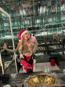 Are you doing any last minute christmas shopping is mrs santa on your part 2