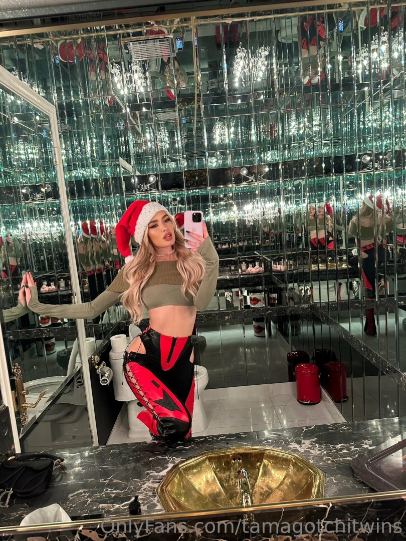 Are you doing any last minute christmas shopping is mrs santa on your part 1 