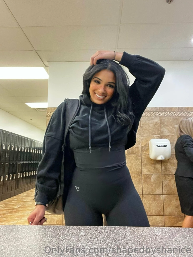 Gym fit check starting early this monday morning because we have goals 