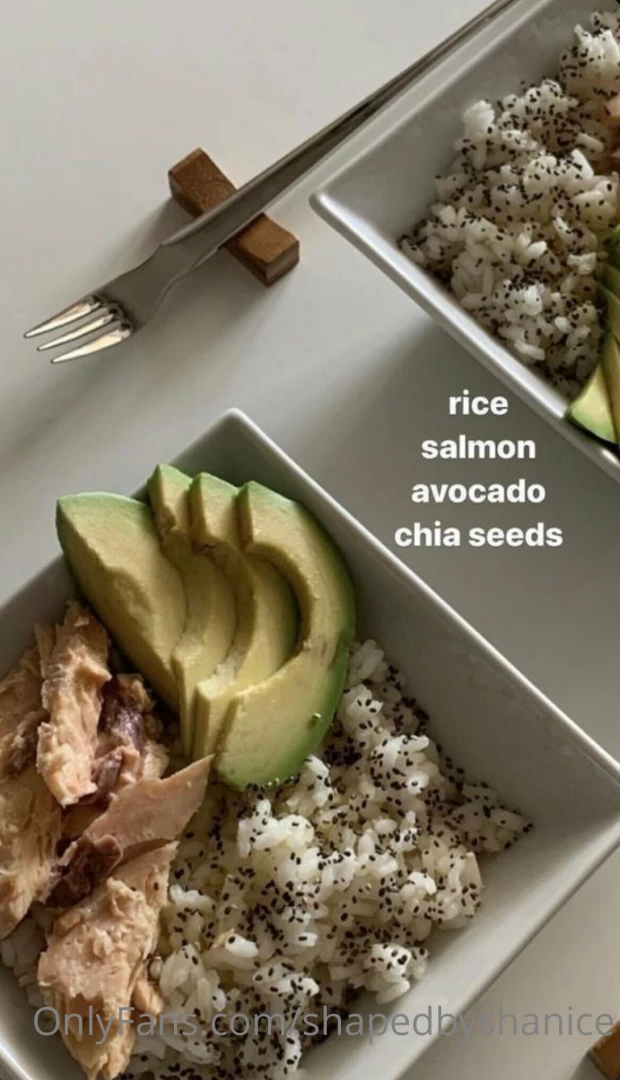 Look at my lunch doesn t it look good it s balanced i have my healthy 